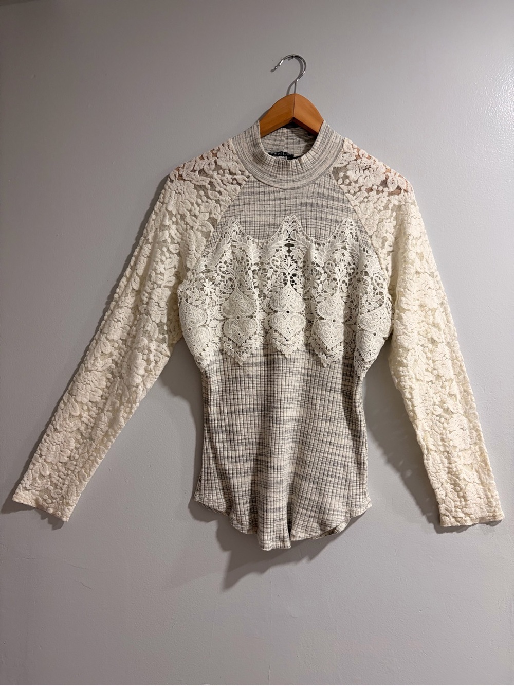 VENUS Cream Lace Panel Long-Sleeve Mock Neck Top